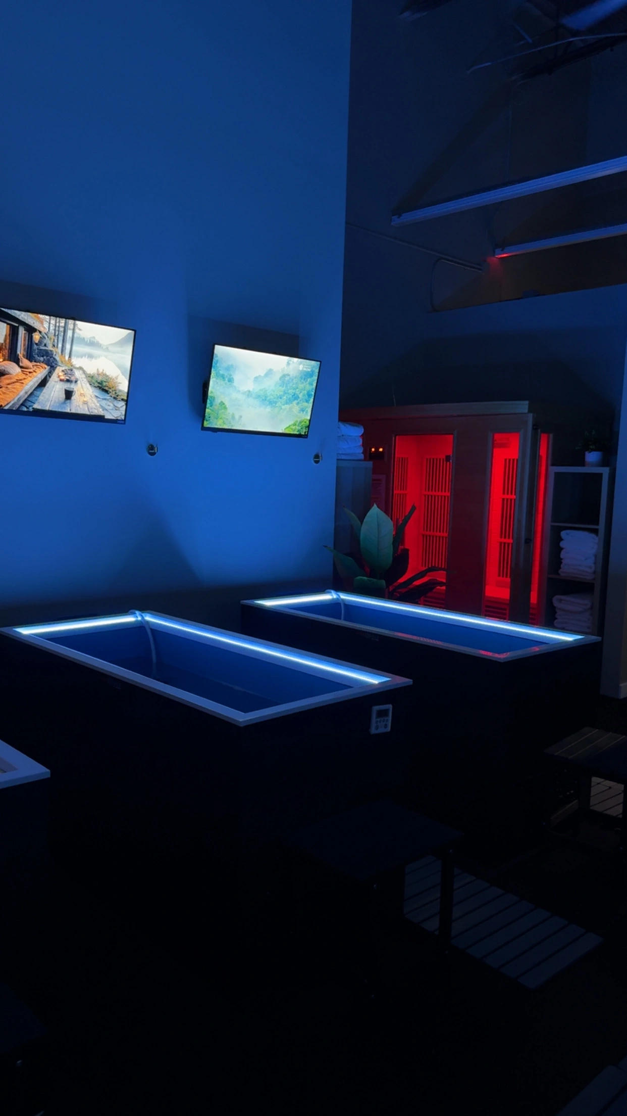 Cold plunge tubs at The Arctic Lounge